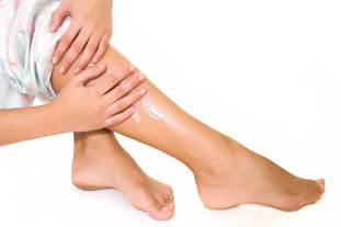 Simptomele varicelor de la picioare la femei